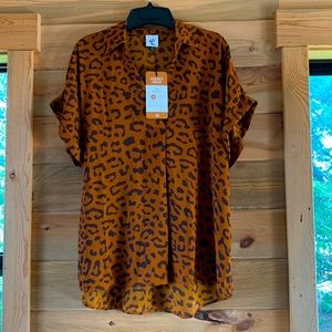 NWT CAbi. REPLAY TOP #4345 SIZE MEDIUM in Skin Print